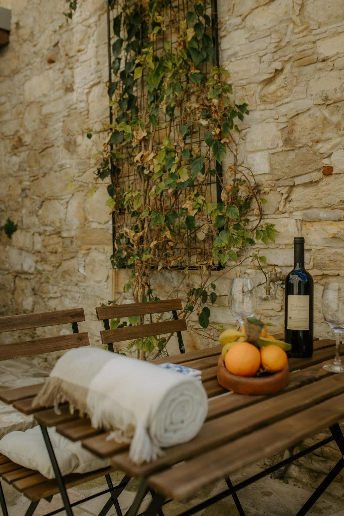 Smaragda'S Guest Rooms Limassol Exterior photo