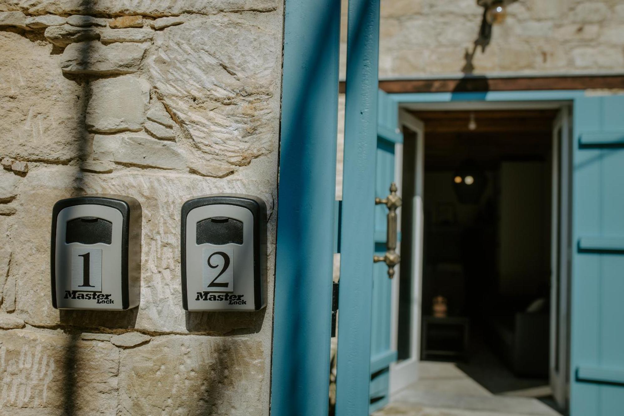Smaragda'S Guest Rooms Limassol Exterior photo